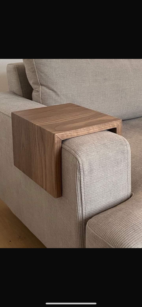 طاولة لذراع الكنبة